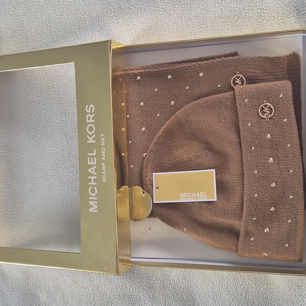 Michael Kors Tan Hat and Scarf Set with Pearls - Picture 2 of 16
